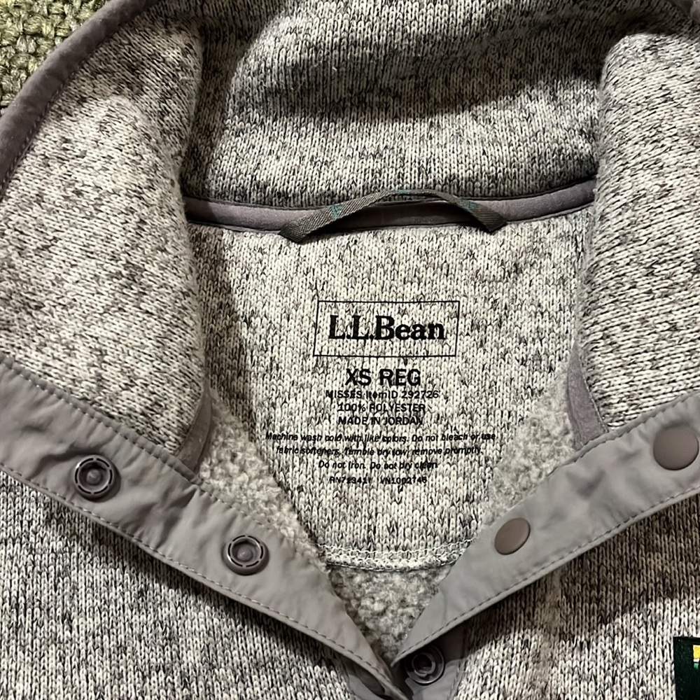 L.L. Bean Womens pullover top - Picture 3 of 9